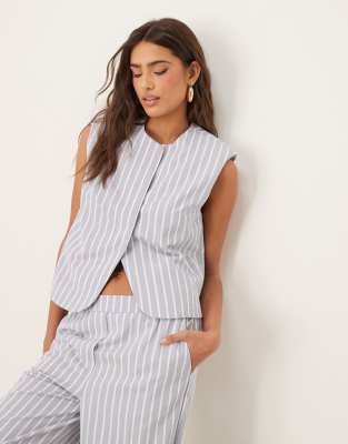 ASOS DESIGN - Kastige, blau-weiß gestreifte Weste mit Leinenanteil und Aussparung, Kombiteil-Bunt