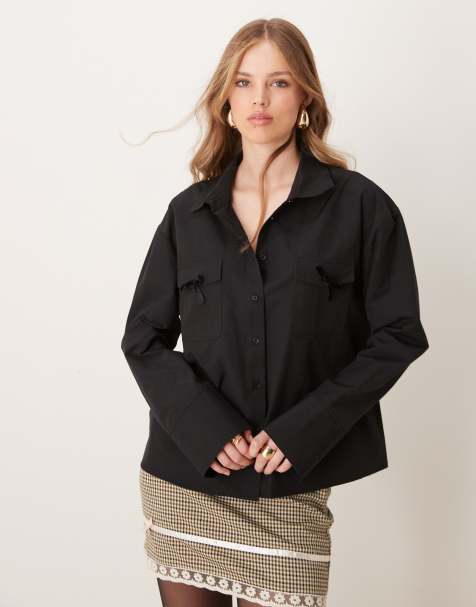 ASOS DESIGN – Kastige Hemdbluse aus Popeline in Schwarz mit Brusttaschen mit Schleifendetail - view 1