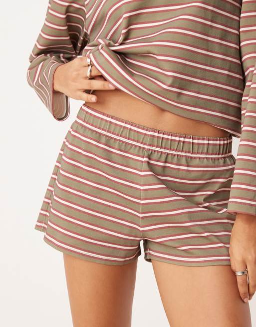 ASOS DESIGN – Kastige Mikro-Shorts in Olivgrün mit Streifen, Kombiteil, 2 von 5
