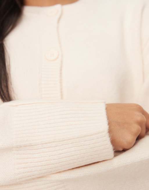 ASOS DESIGN – Kastige Strickjacke in Creme mit seitlichem Schlitz und Rundhalsausschnitt, 4 von 4