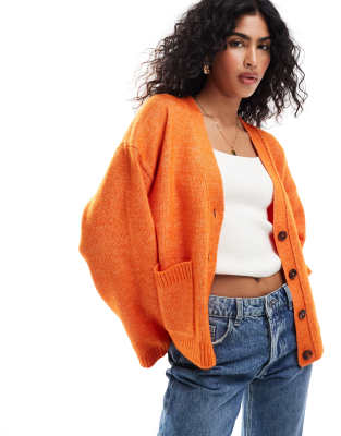 ASOS DESIGN - Kastige Strickjacke in Orange mit V-Ausschnitt und Taschendetail