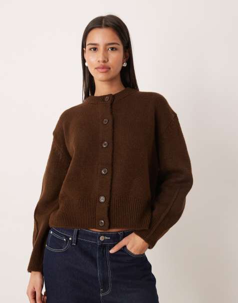 ASOS DESIGN – Kastige Strickjacke in Schokobraun mit Rundhalsausschnitt und seitlichem Schlitz - view 1
