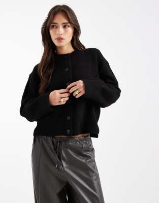 ASOS DESIGN - Kastige Strickjacke in Schwarz mit seitlichem Schlitz und Rundhalsausschnitt