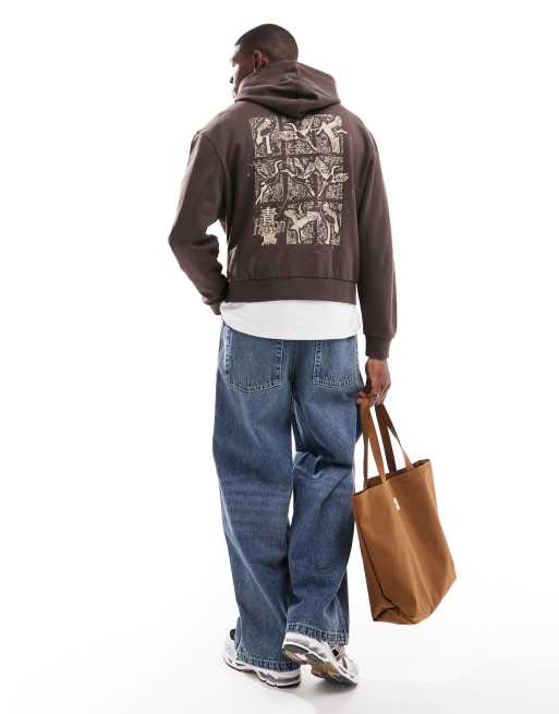 ASOS DESIGN – Kastiger Kapuzenpullover in Braun mit Rückenprint, 3 von 4