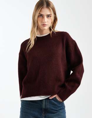 ASOS DESIGN - Kastiger Pullover in Pflaume mit Rundhalsausschnitt und Seitenschlitz-Lila