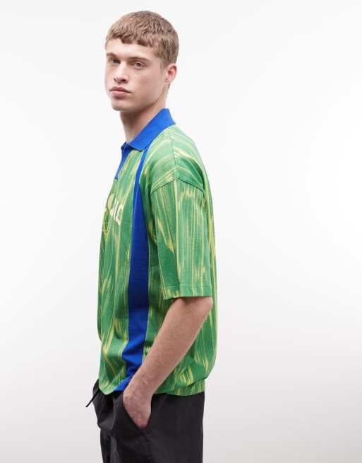 ASOS DESIGN – Kastiges, gemustertes Oversize-Polohemd in Grün mit „Brasil“-Fußballprint, 4 von 5