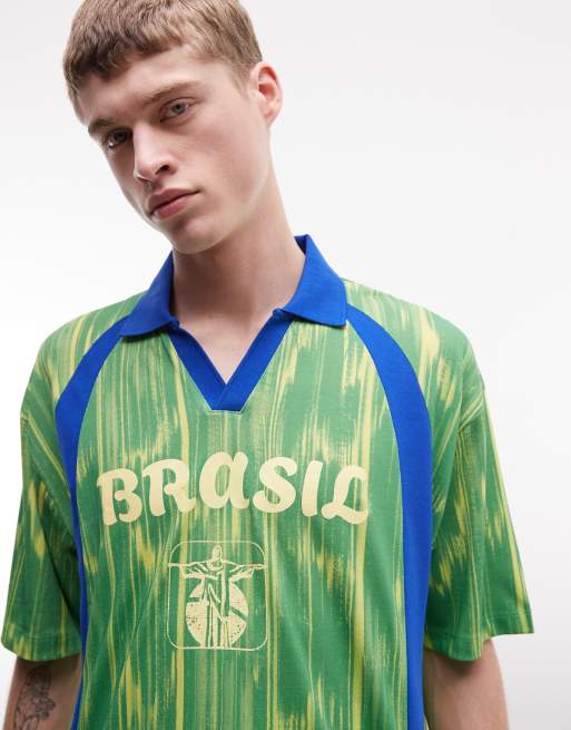 ASOS DESIGN – Kastiges, gemustertes Oversize-Polohemd in Grün mit „Brasil“-Fußballprint, 5 von 5