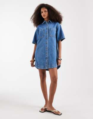 Kastiges Hemdblusenkleid aus Denim in Mittelblau mit Taschendetail Blau 34