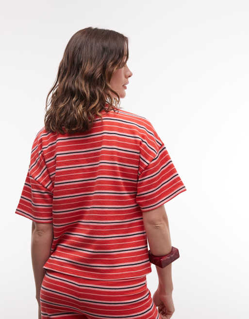 ASOS DESIGN – Kastiges Henley-T-Shirt aus strukturiertem Strick in Rot gestreift, 3 von 4