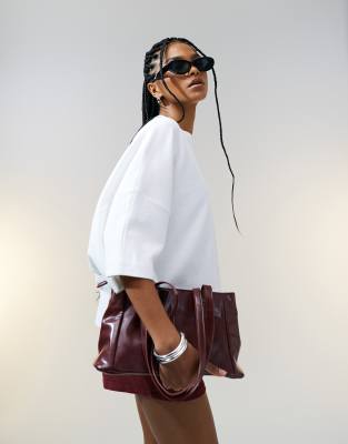 ASOS DESIGN - Kastiges, kurzärmliges T-Shirt in Cremeweiß mit Noppenstruktur-Bunt