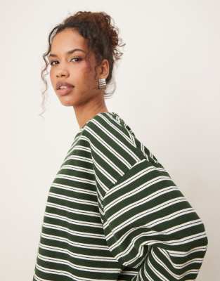 ASOS DESIGN - Kastiges, langärmliges Oversize-T-Shirt mit strukturierten Streifen in Grün-Bunt