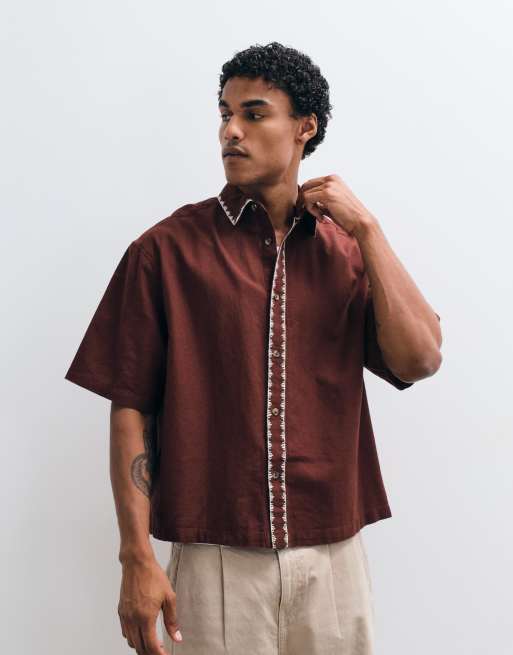 ASOS DESIGN – Kastiges Oversize-Hemd aus Leinenmix in Braun mit Stickerei, 4 von 5