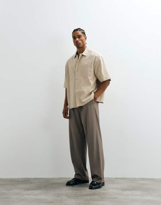 ASOS DESIGN – Kastiges Oversize-Hemd in Beige mit Streifen und Reverskragen, 4 von 5