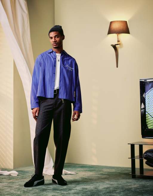 ASOS DESIGN – Kastiges Oversize-Hemd in gestreiftem Blau mit Aufnäher und Bruststickerei, 2 von 4