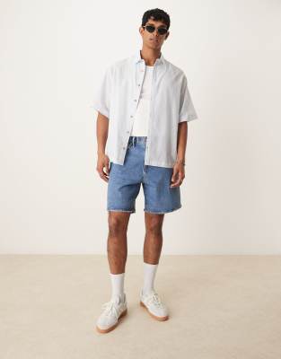 ASOS DESIGN – Kastiges Oversize-Hemd in hellblauer Leinenoptik - view 1