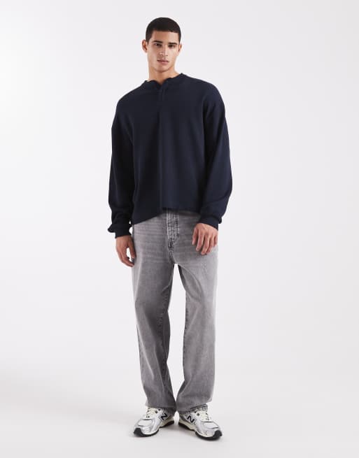ASOS DESIGN – Kastiges Oversize-Langarmshirt in Marineblau mit Henley-Ausschnitt und Waffelstruktur , 2 von 5