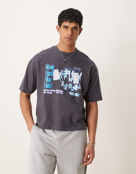 ASOS DESIGN – Kastiges Oversize-T-Shirt in Anthrazit mit Souvenir-Grafik vorne - view 1