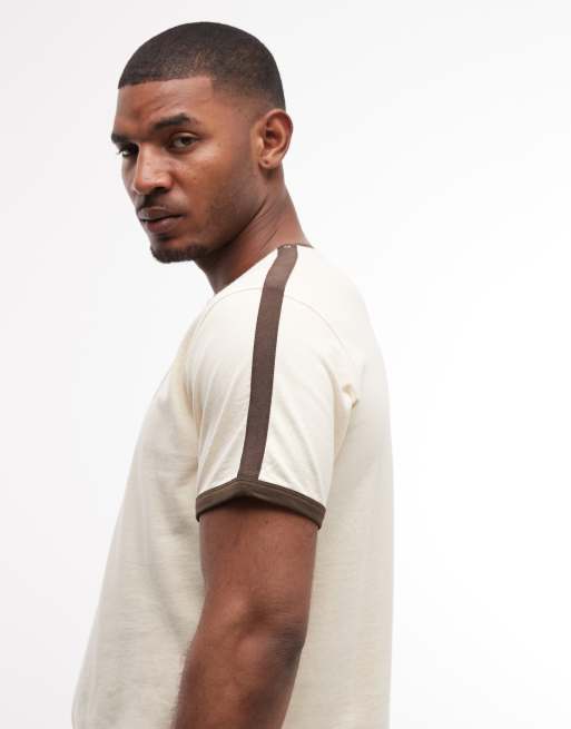 ASOS DESIGN – Kastiges Oversize-T-Shirt in Beige mit Grafik auf der Brust und Paspelierung, 4 von 5