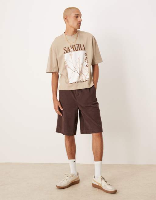 ASOS DESIGN – Kastiges Oversize-T-Shirt in Beige mit Grafikprint vorne, 2 von 4