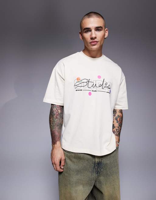 ASOS DESIGN – Kastiges Oversize-T-Shirt in Buttermilchgelb mit plastischer Textgrafik , 3 von 4