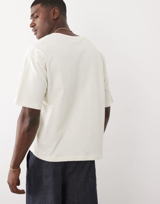 ASOS DESIGN – Kastiges Oversize-T-Shirt in Creme mit eingekerbtem Ausschnitt und unebener Struktur  , 5 von 7