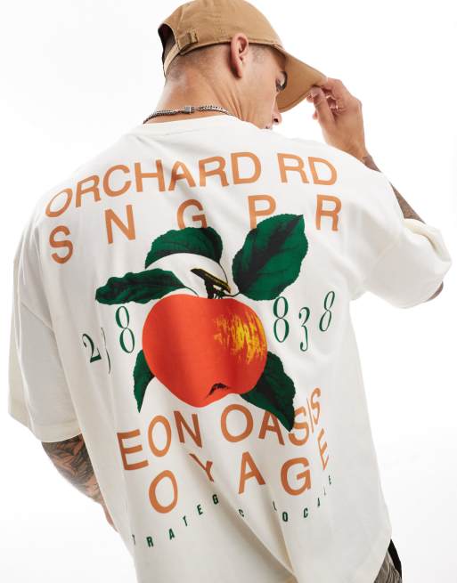 ASOS DESIGN – Kastiges Oversize-T-Shirt in gebrochenem Weiß mit Obst-Print auf dem Rücken