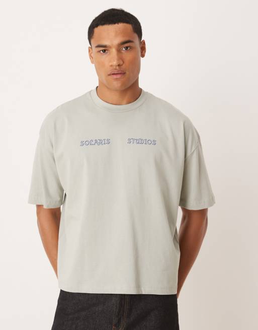 ASOS DESIGN – Kastiges Oversize-T-Shirt in Hellgrau mit Textgrafik auf der Vorder- und Rückseite, 2 von 4