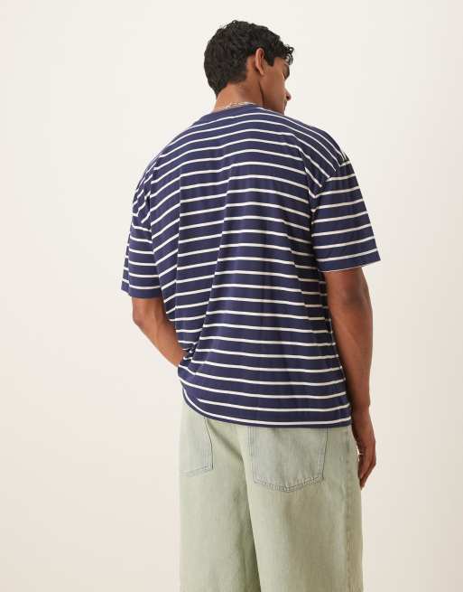 ASOS DESIGN – Kastiges Oversize-T-Shirt in Marineblau-Weiß gestreift, 4 von 4