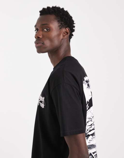 ASOS DESIGN – Kastiges Oversize-T-Shirt in Schwarz mit Berg-Rückenprint, 4 von 5