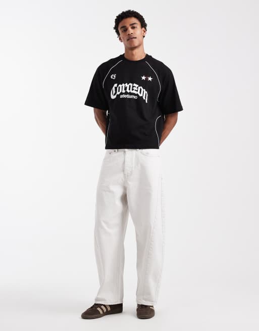 ASOS DESIGN – Kastiges Oversize-T-Shirt in Schwarz mit Fußball-Print , 2 von 5