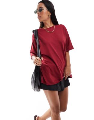 ASOS DESIGN - Kastiges Oversize-T-Shirt in Weinrot aus schwerem Stoff