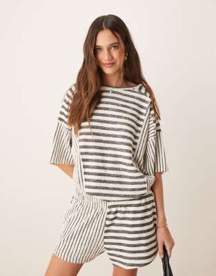 ASOS DESIGN - Kastiges Oversize-T-Shirt mit strukturiertem Streifen-Mix-Bunt