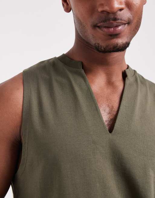 ASOS DESIGN – Kastiges Oversize-Tanktop in Khaki mit regulärer Passform und V-Ausschnitt, 3 von 5