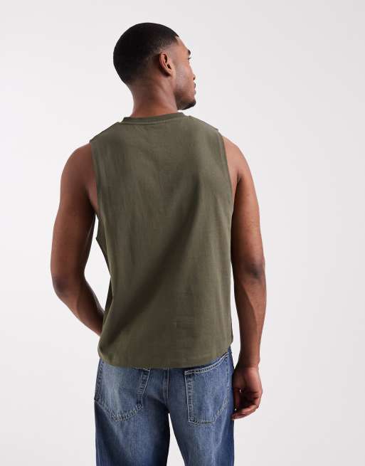 ASOS DESIGN – Kastiges Oversize-Tanktop in Khaki mit regulärer Passform und V-Ausschnitt, 5 von 5