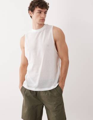 Kastiges Regular-Fit-Tanktop in Weiß mit offenmaschiger Strickstruktur Weiß L
