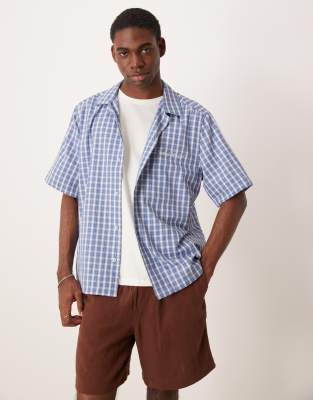 ASOS DESIGN – Kastiges Relaxed-Fit-Hemd in Blau mit Reverskragen und Stickerei auf der Brust - view 1