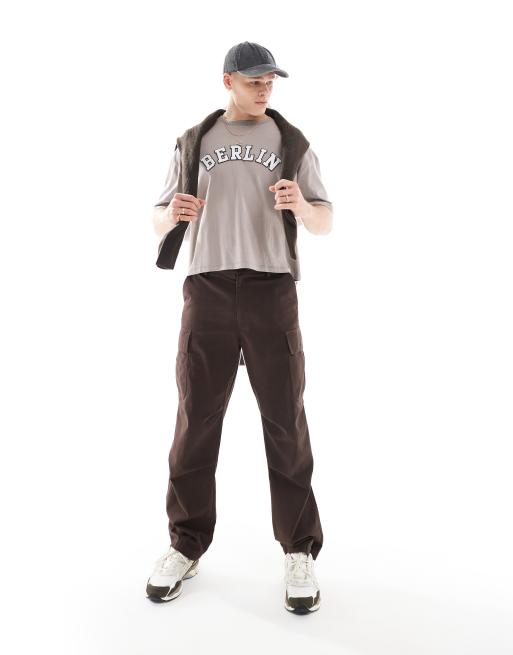 ASOS DESIGN – Kastiges, übergroßes T-Shirt mit „Berlin“-Applikation in Braun, 2 von 4