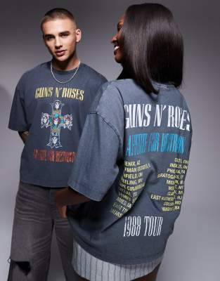 ASOS DESIGN - Kastiges Unisex-T-Shirt in verwaschenem Schwarz mit lizenzierten „Guns-N' Roses"-Tourprints und Oversize-P...