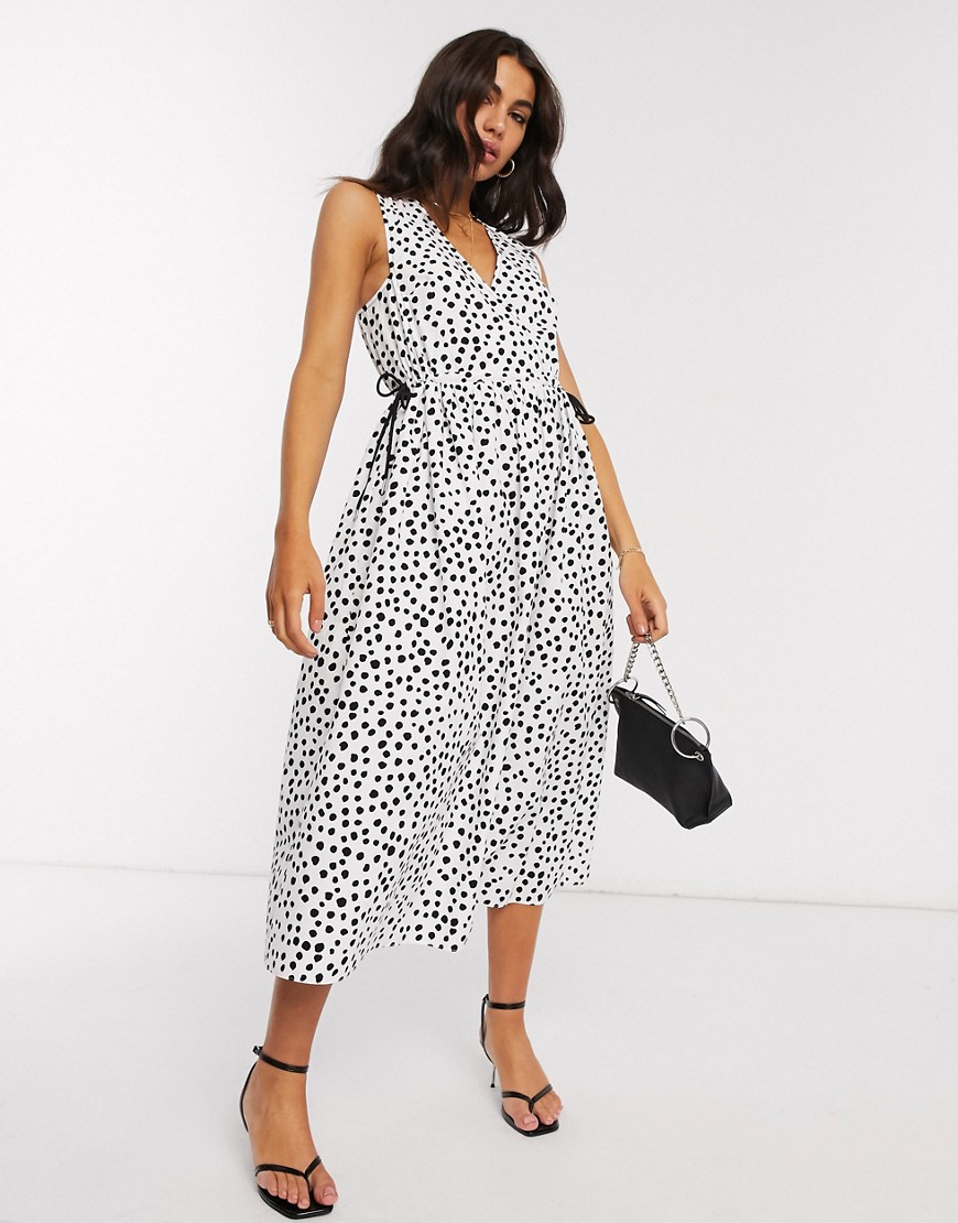ASOS DESIGN - Katoenen poplin midi-jurk met overslag en trekkoord in de taille met zwart-witte vlekkenprint-Multi