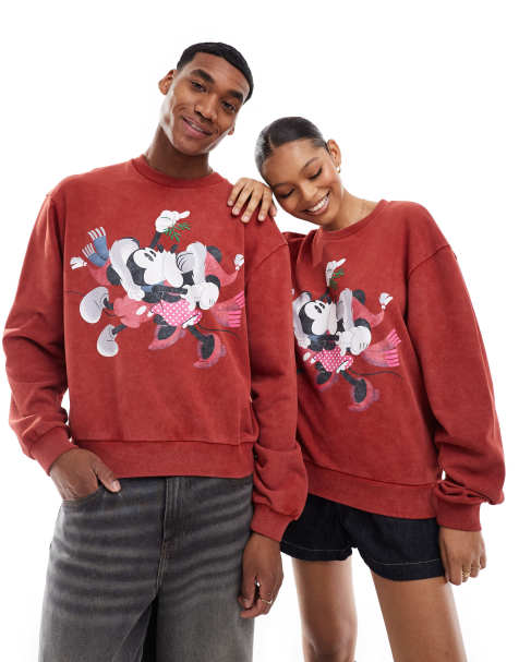 ASOS DESIGN - Kerstmis - Oversized recht sweatshirt met Disney Mickey Mouse & Minnie Mouse-print in bordeauxrood - view 1
