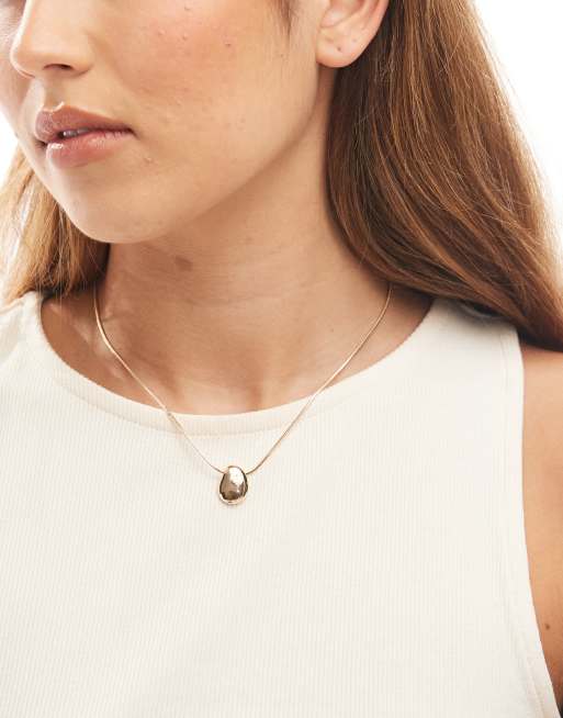 ASOS DESIGN - Ketting met gesmolten kiezelhangertje in goudkleur
