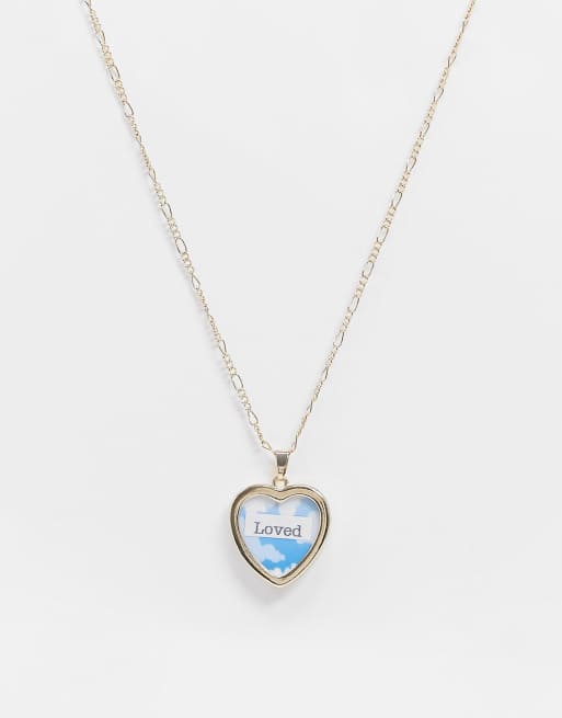 ASOS DESIGN - Ketting met hanger met 'Loved' print en wolken in goudkleur