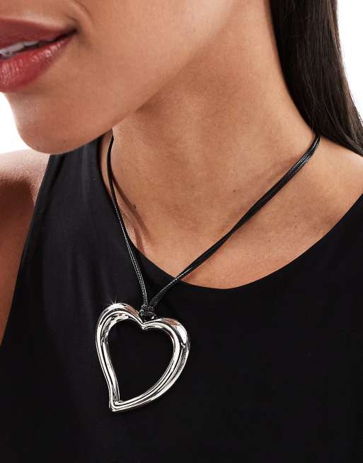 ASOS DESIGN - Ketting met koord en oversized hartvormige hanger in zilverkleur
