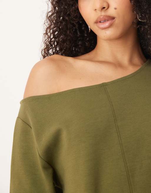 ASOS DESIGN - Khaki offshoulder-T-shirt med lange ærmer og interlock-sømme foran, 3 af 4