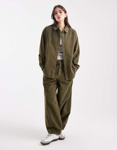 ASOS DESIGN - Khaki sæt med skjorte og barrel-bukser i boblefløjl - view 1