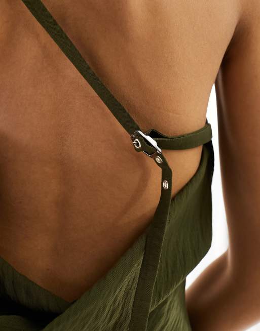 ASOS DESIGN – Khakifärgad, asymmetrisk miniklänning med spänne baktill, 2 av 4