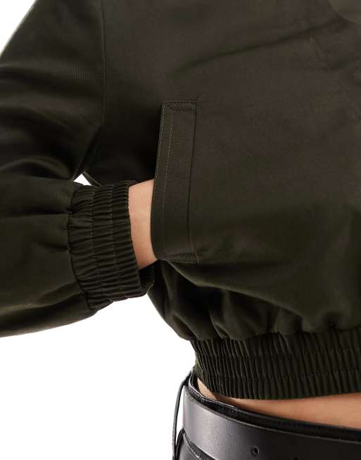 ASOS DESIGN – Khakifärgad, figursydd bomberjacka med markerad axel , 2 av 4