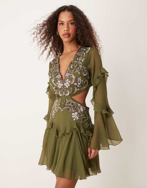 ASOS DESIGN – Khakifärgad miniklänning med klockad kjol, broderad applikation och volang - view 1