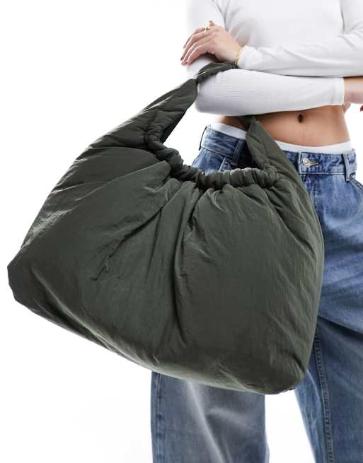 ASOS DESIGN – Khakifärgad, puffig toteväska i oversize och nylon, 4 av 4