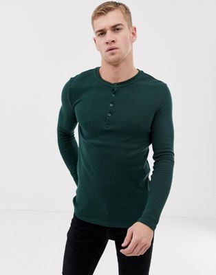 ASOS DESIGN – Khakifärgad t-shirt i muscle fit med lång ärm, murarkrage och våfflad struktur-Grön